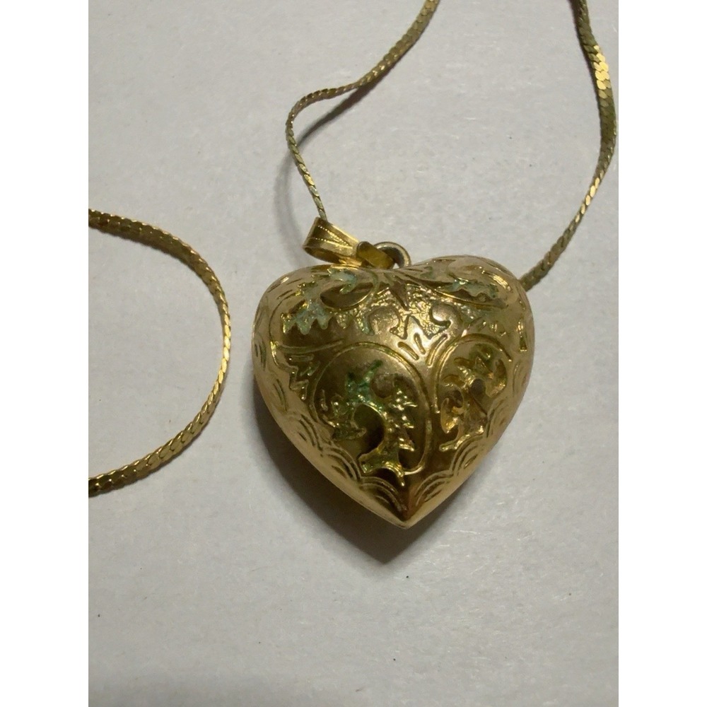 T20254-Vintage 1/20 12K Gold Filled Ornate Heart Pendant Necklace Floral